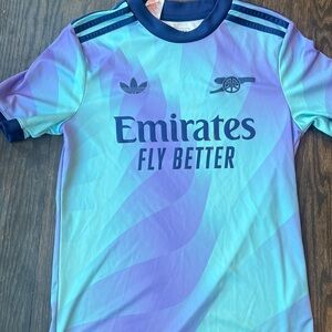Adidas Kids Official Arsenal Soccer Jersey (size 11-12)